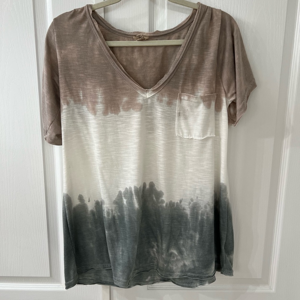 POL V-Neck Ombré T Shirt - Picture 3 of 5